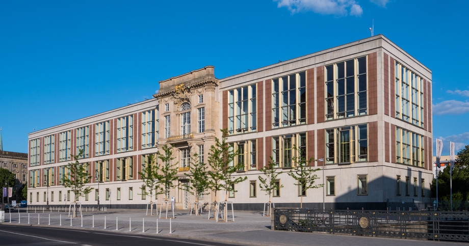 ESMT Berlin Schlosplatz. Photo: Andreas FranzXaver Süß
